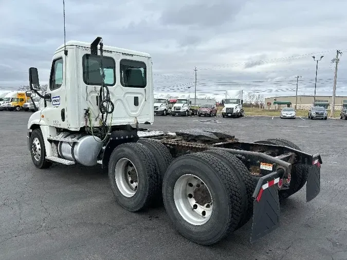 2017 Freightliner X12564ST