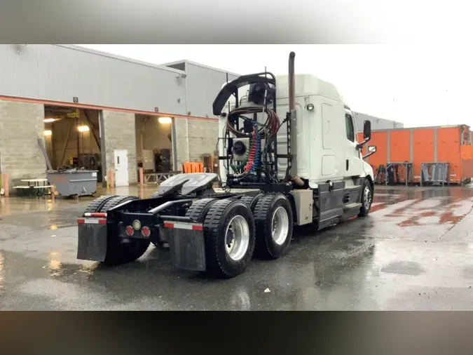 2021 Freightliner Cascadia 126eba08878138d17b5b68385d59944a688