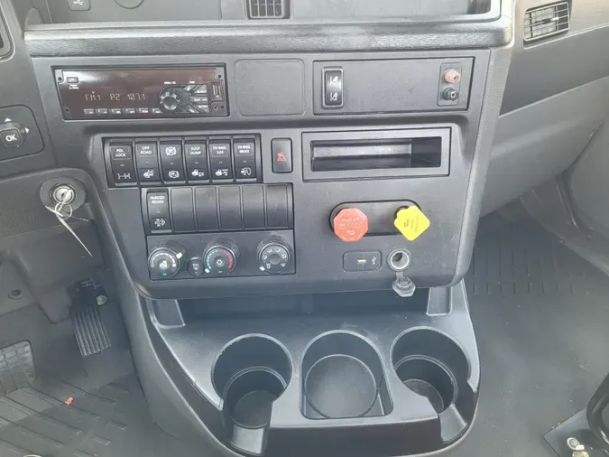 2020 International LT625