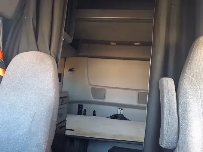 2020 NAVISTAR INTERNATIONAL LT625 SLPR CAB