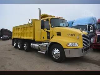 2016 MACK PINNACLE CXU613