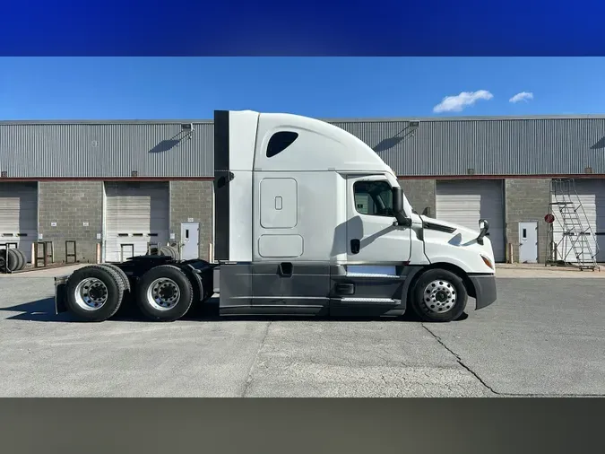 2022 Freightliner Cascadia 126ebadc9488d1657fe372cf9895298f8b7