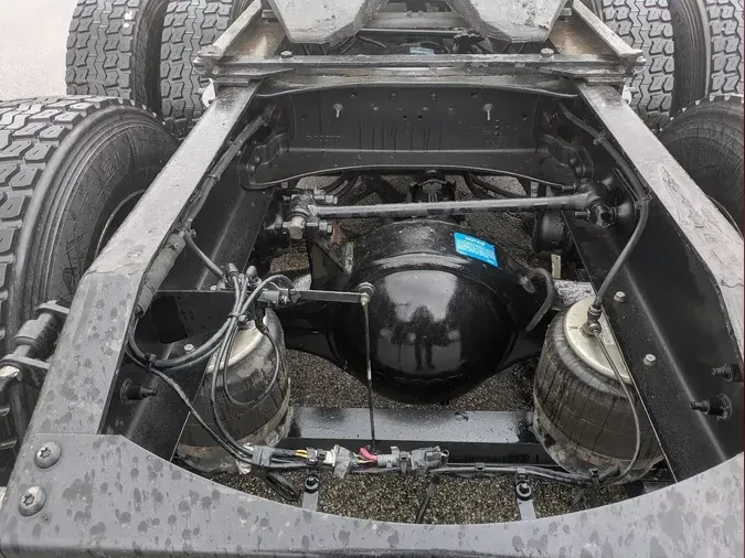 2022 Peterbilt 579ebb8d497c95fc5b75715c5d8ff233330