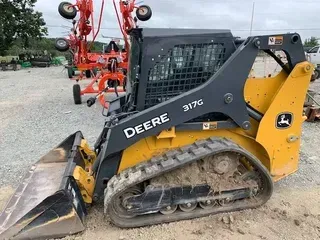 2018 John Deere 317G