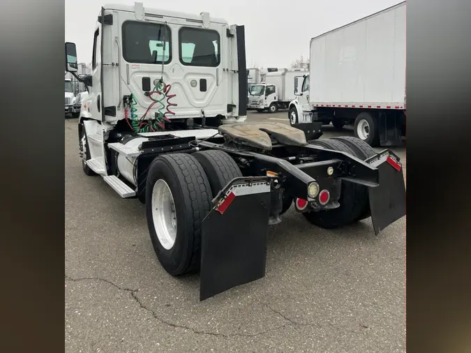 2015 FREIGHTLINER/MERCEDES CASCADIA 113