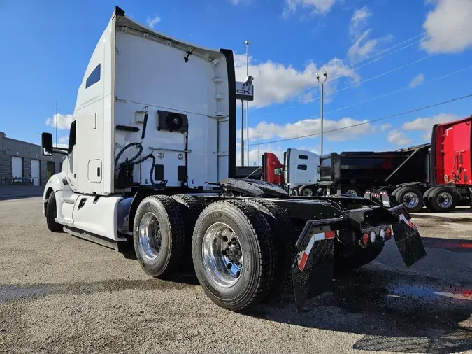 2021 KENWORTH T680