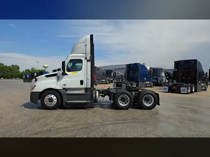 2022 Freightliner Cascadia 126