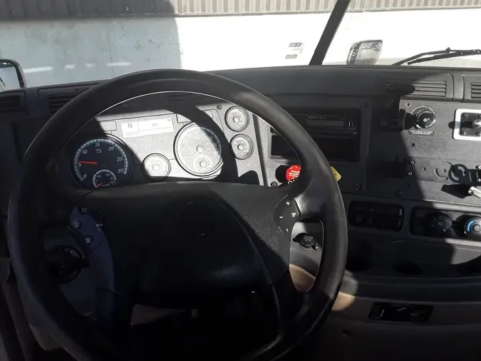 2017 FREIGHTLINER CASCADIA 113