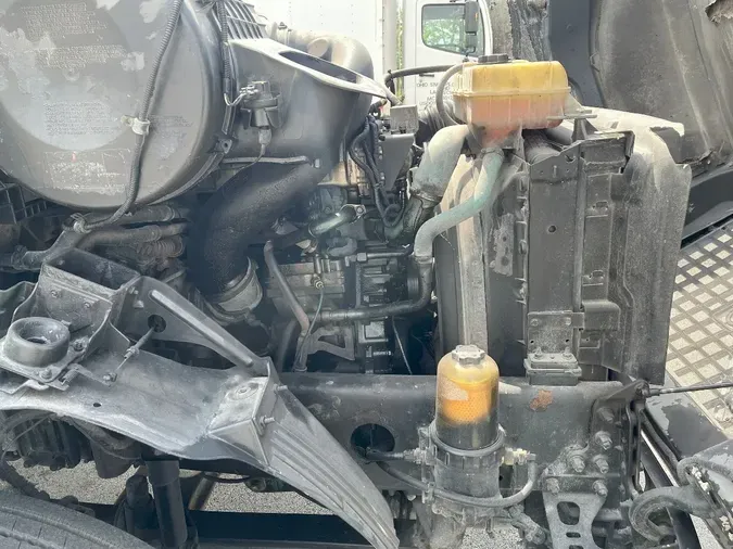 2005 VOLVO VNM
