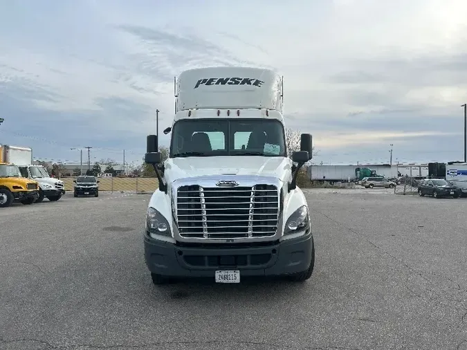 2018 Freightliner X12564ST