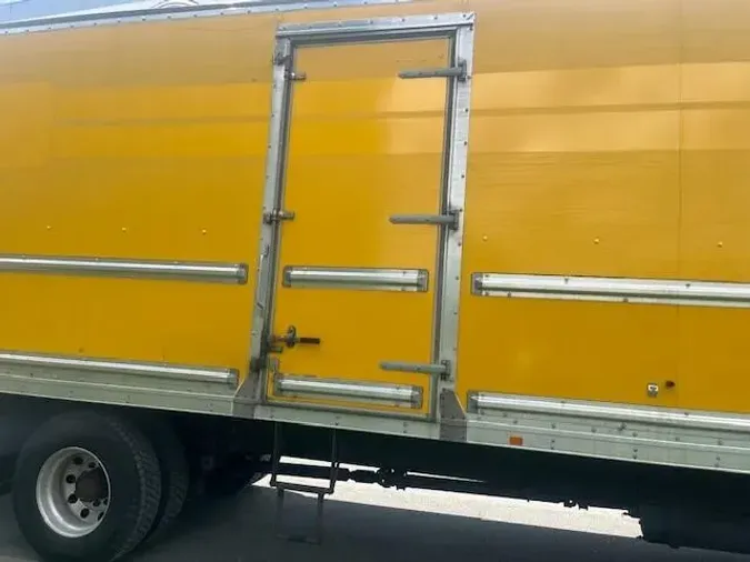 2020 Hino 268A