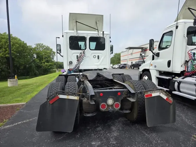 2019 FREIGHTLINER CASCADIA 125