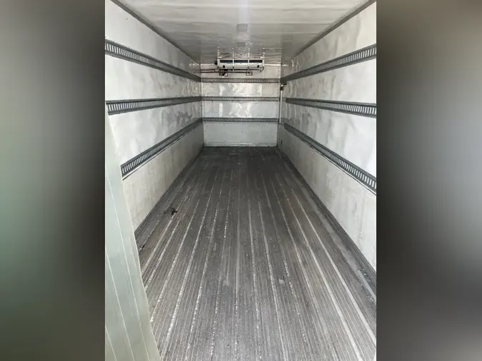 2018 FREIGHTLINER M2 106