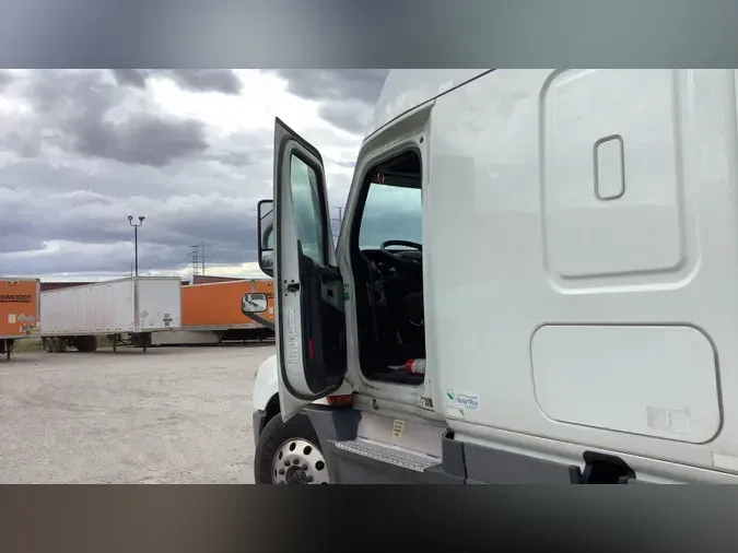 2022 Freightliner Cascadia 126ebcc282b04a4ee6f5373b52e44cee88d