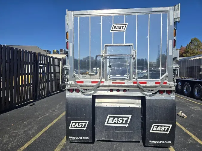 2026 EAST 27' GENESIS TRIAXLE DUMP