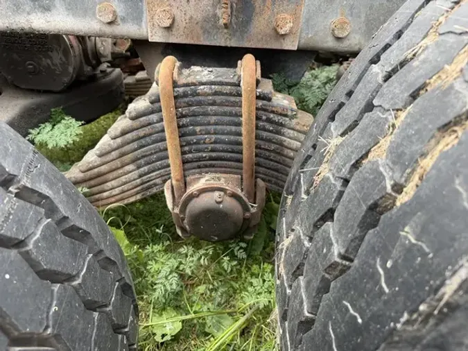 2005 MACK GRANITE CV713