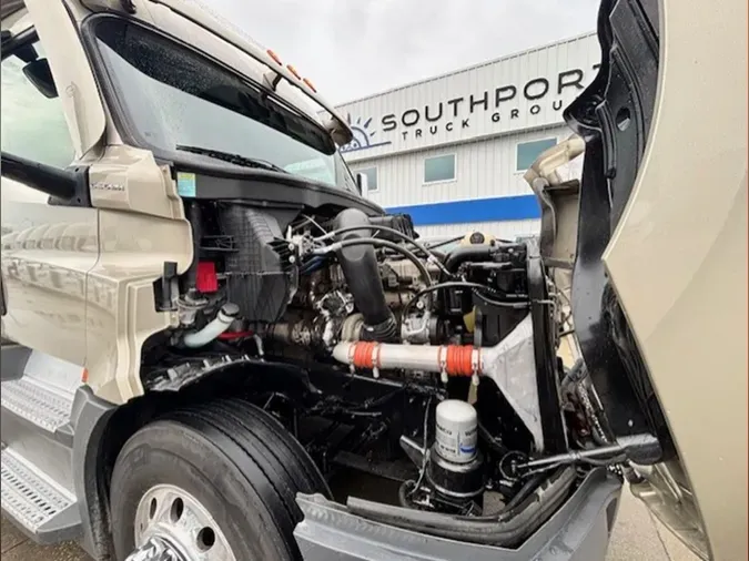 2022 Freightliner Cascadia 126