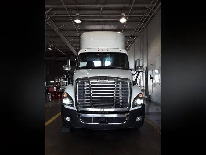 2018 FREIGHTLINER/MERCEDES CASCADIA 125