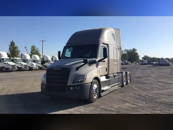 2025 Freightliner Cascadia 126