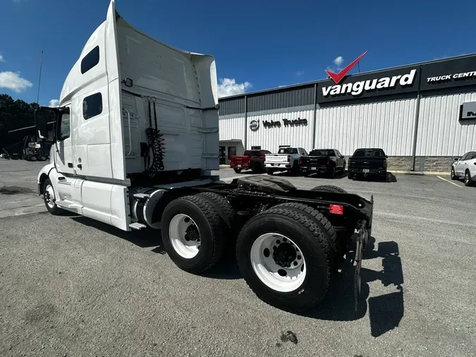 2020 Volvo VNL64T760