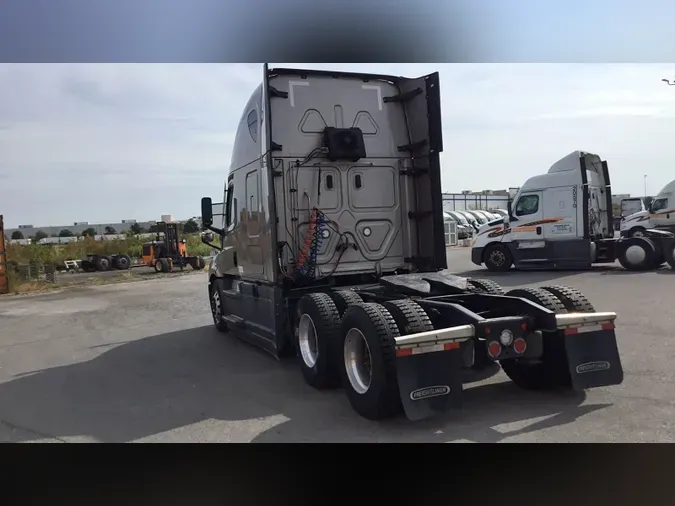 2022 Freightliner Cascadia 126