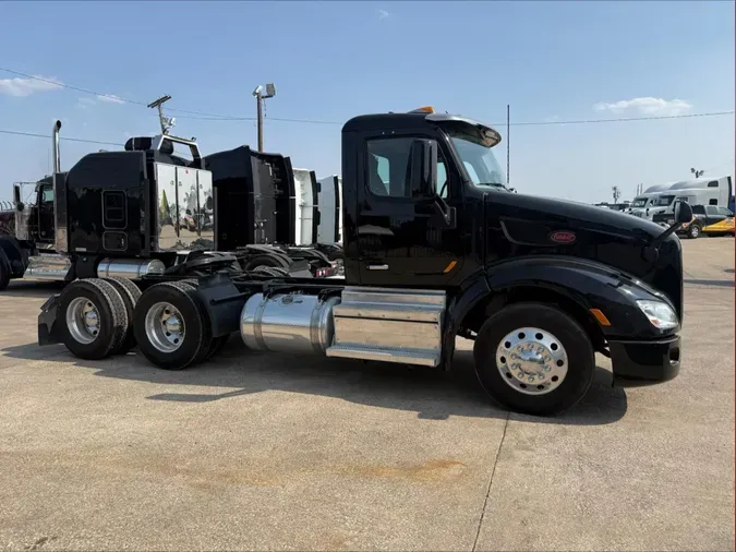 2021 Peterbilt 579ebdaa54761921b6e8cb07968cb0d8306