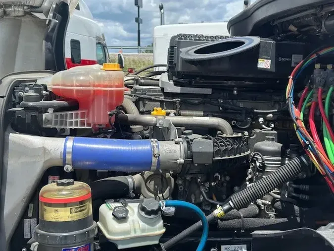 2021 FREIGHTLINER Cascadia 126