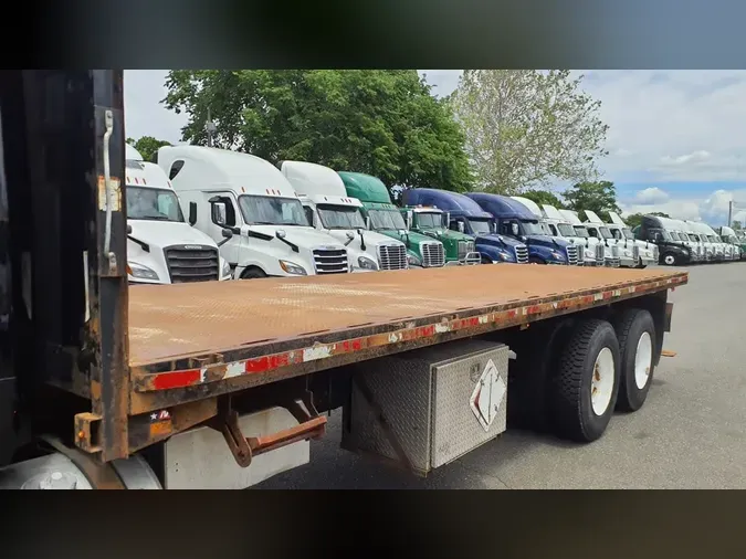 2014 FREIGHTLINER/MERCEDES M2 112