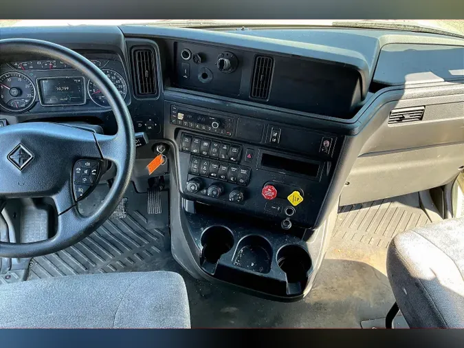 2022 INT LT625 6x4