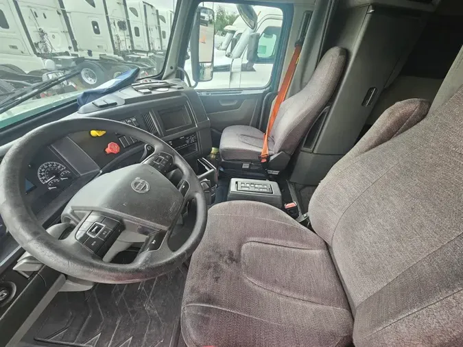 2019 VOLVO VNL64T-760