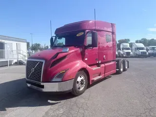 2021 VOLVO VNL64T-740