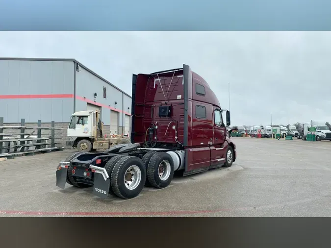 2022 Volvo VNL860