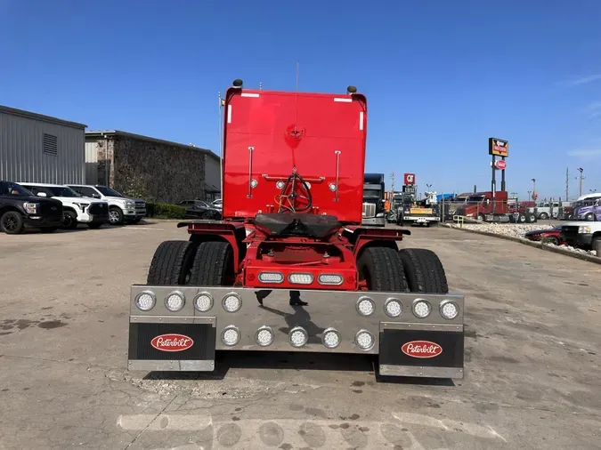 2022 Peterbilt 389