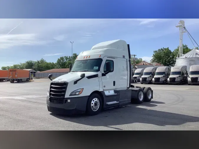 2021 Freightliner Cascadia 126