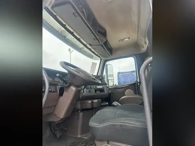 2015 Volvo VNL64T300ebf19e32715e11455e7f0bae5a00e371