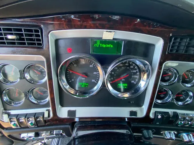 2021 Kenworth W900L