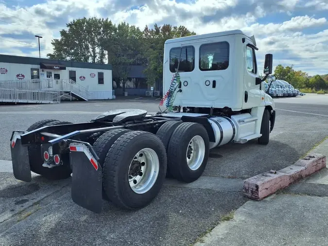 2020 FREIGHTLINER/MERCEDES CASCADIA 125