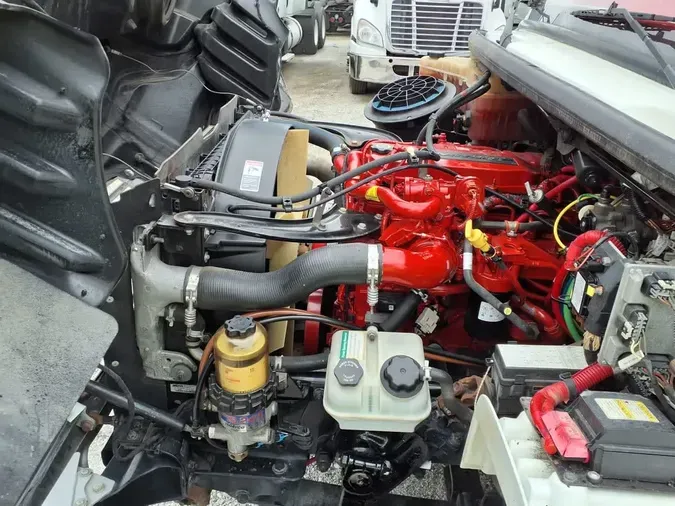 2018 FREIGHTLINER M2 106