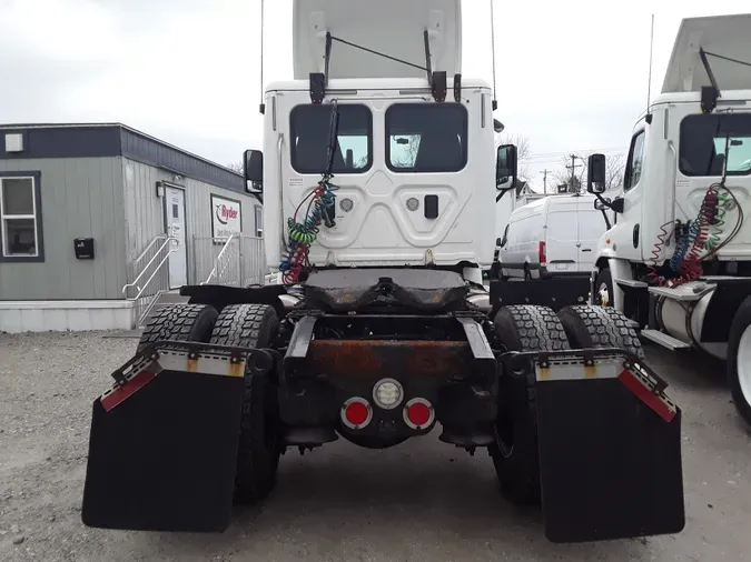 2017 FREIGHTLINER/MERCEDES CASCADIA 113