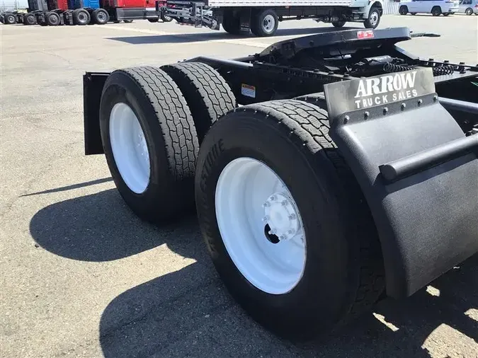 2019 FREIGHTLINER CA126