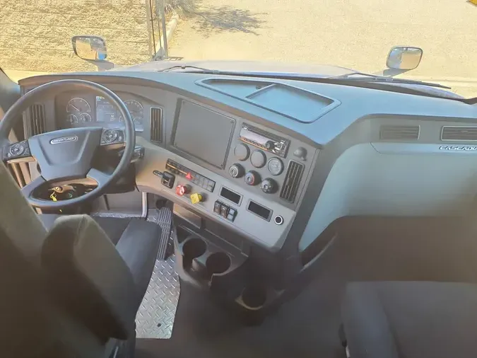 2018 FREIGHTLINER NEW CASCADIA PX12664