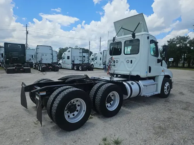 2019 FREIGHTLINER CASCADIA 125