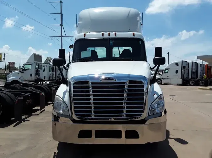 2017 FREIGHTLINER CASCADIA 125