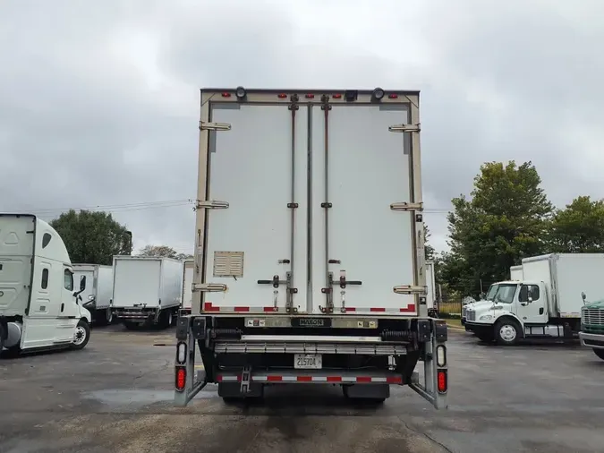 2016 FREIGHTLINER/MERCEDES M2 106