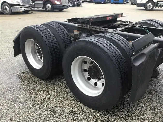 2019 FREIGHTLINER CA126
