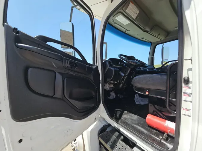 2017 Hino 268