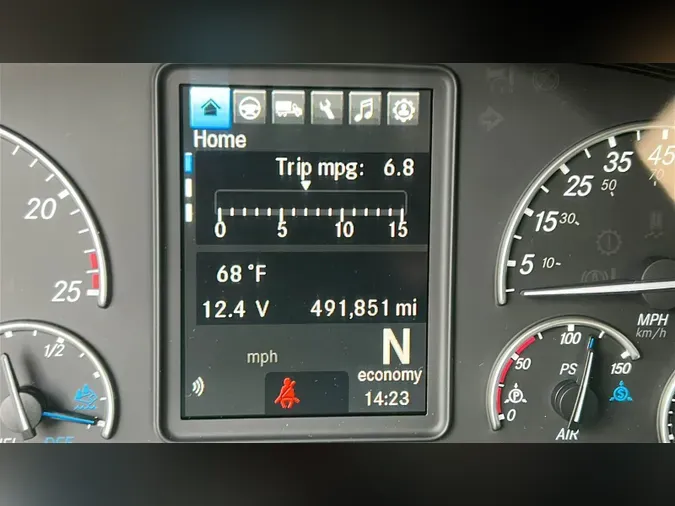 2022 Freightliner Cascadia 126