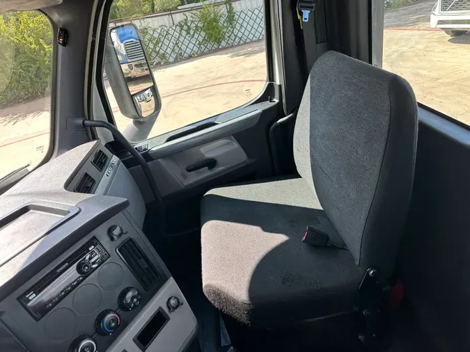 2018 FREIGHTLINER CASCADIA 126