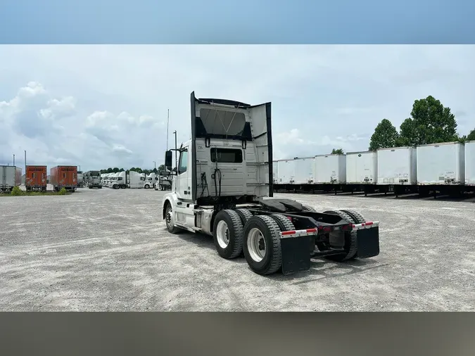 2017 Volvo VNL300