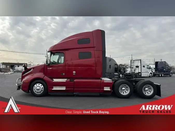 2021 VOLVO VNL760